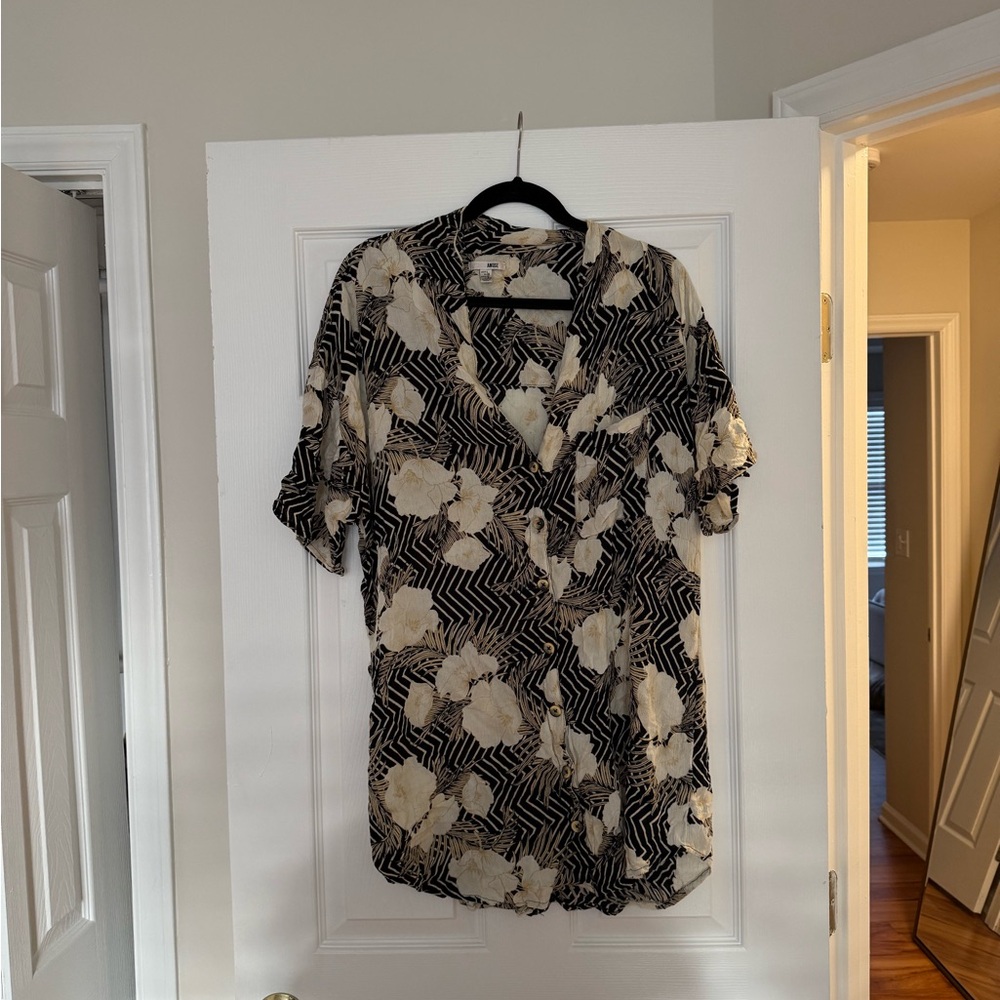 Amuse Society Black and Cream Floral Top
